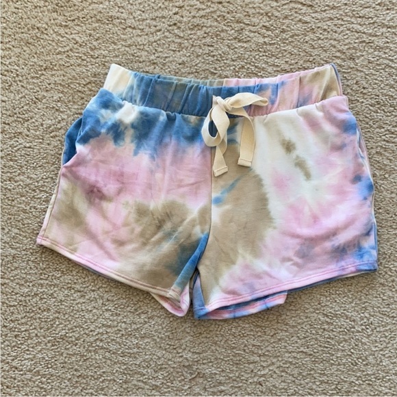 Tie Dye Top & Shorts Lounge Set - Picture 3 of 9